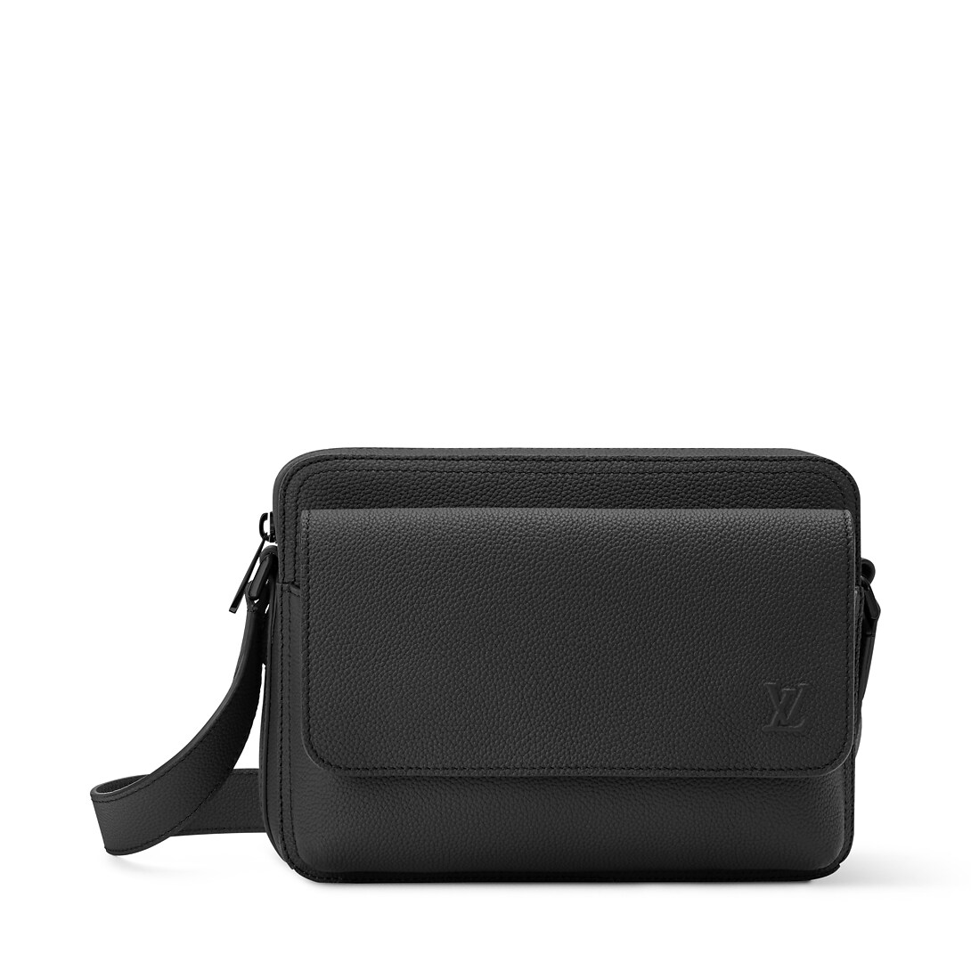 Boarding Messenger M15265 front white background