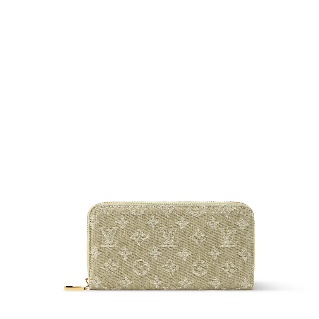 Zippy Wallet M28297 front white background