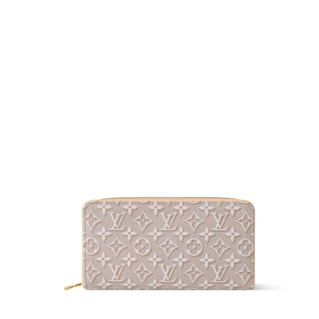 Zippy Wallet M29575 front white background