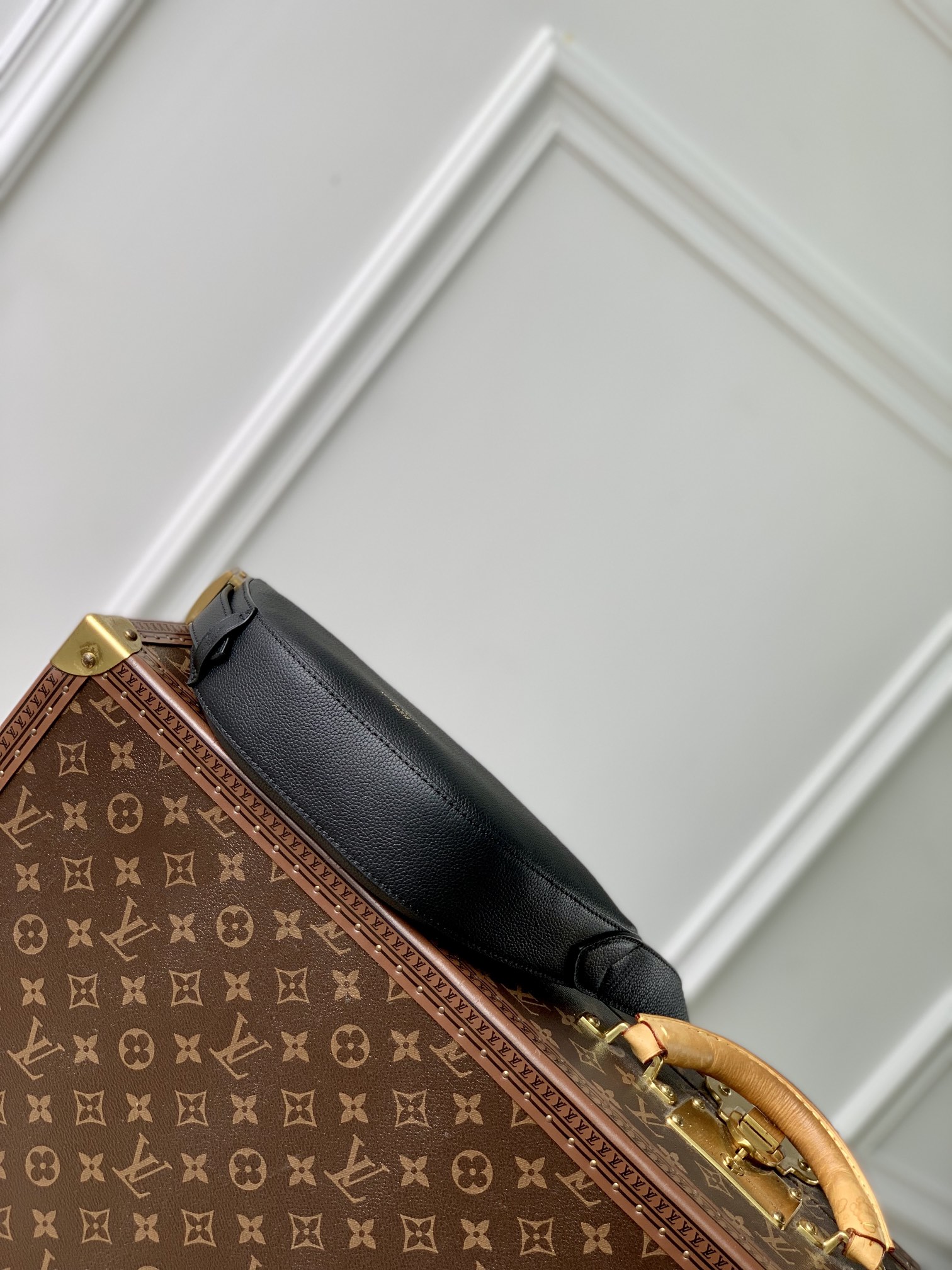 Low Key Bumbag M11429 front white background image 6