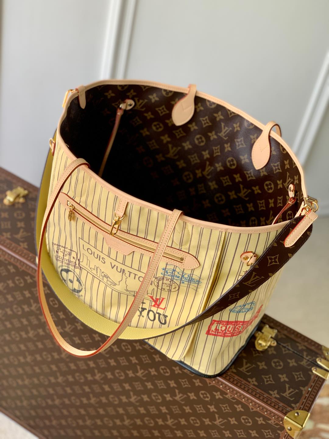 Neverfull Bandoulière Inside Out GM M11948 main 1 image 8