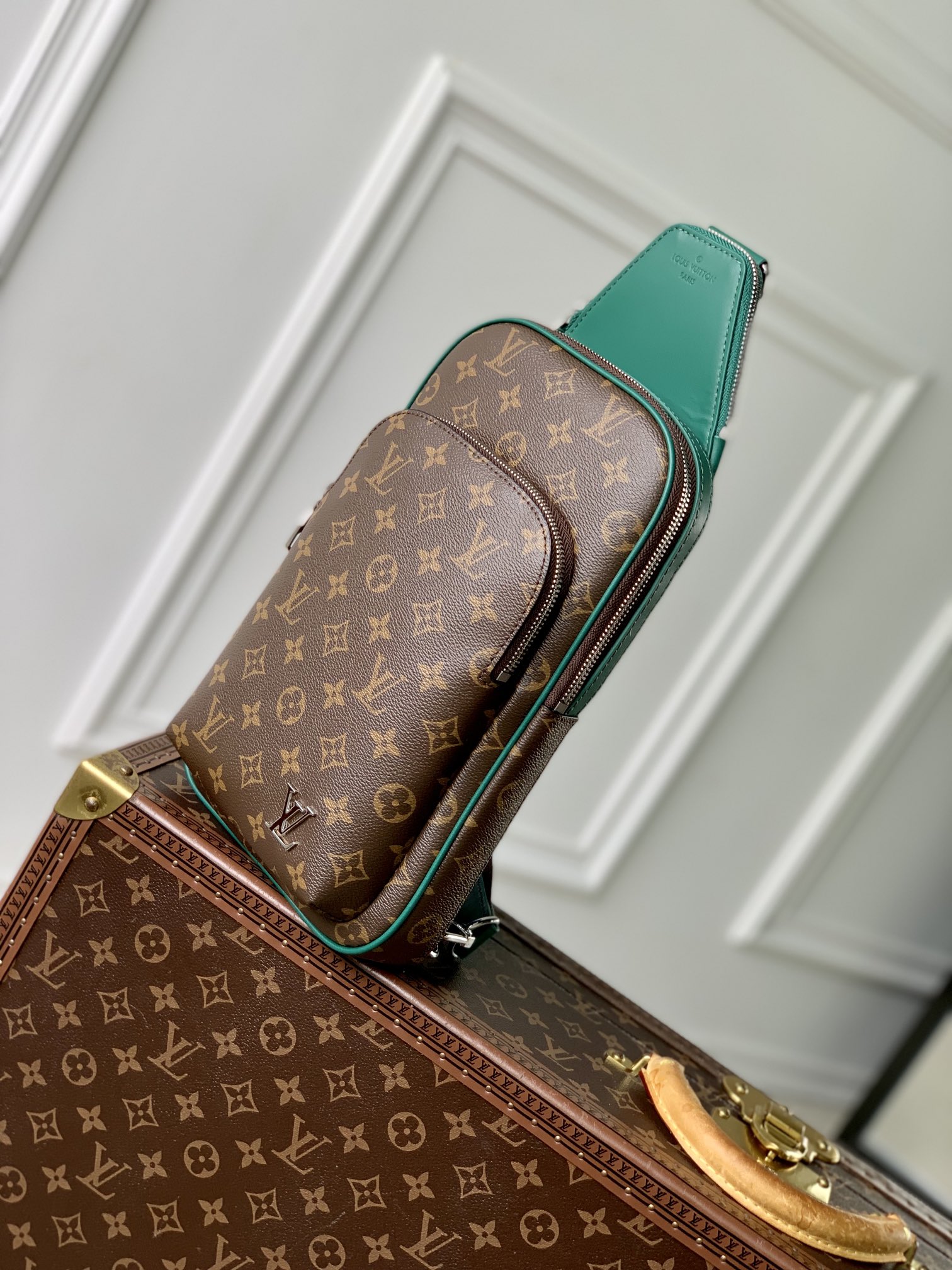 Avenue Slingbag M12734 main 1 image 3