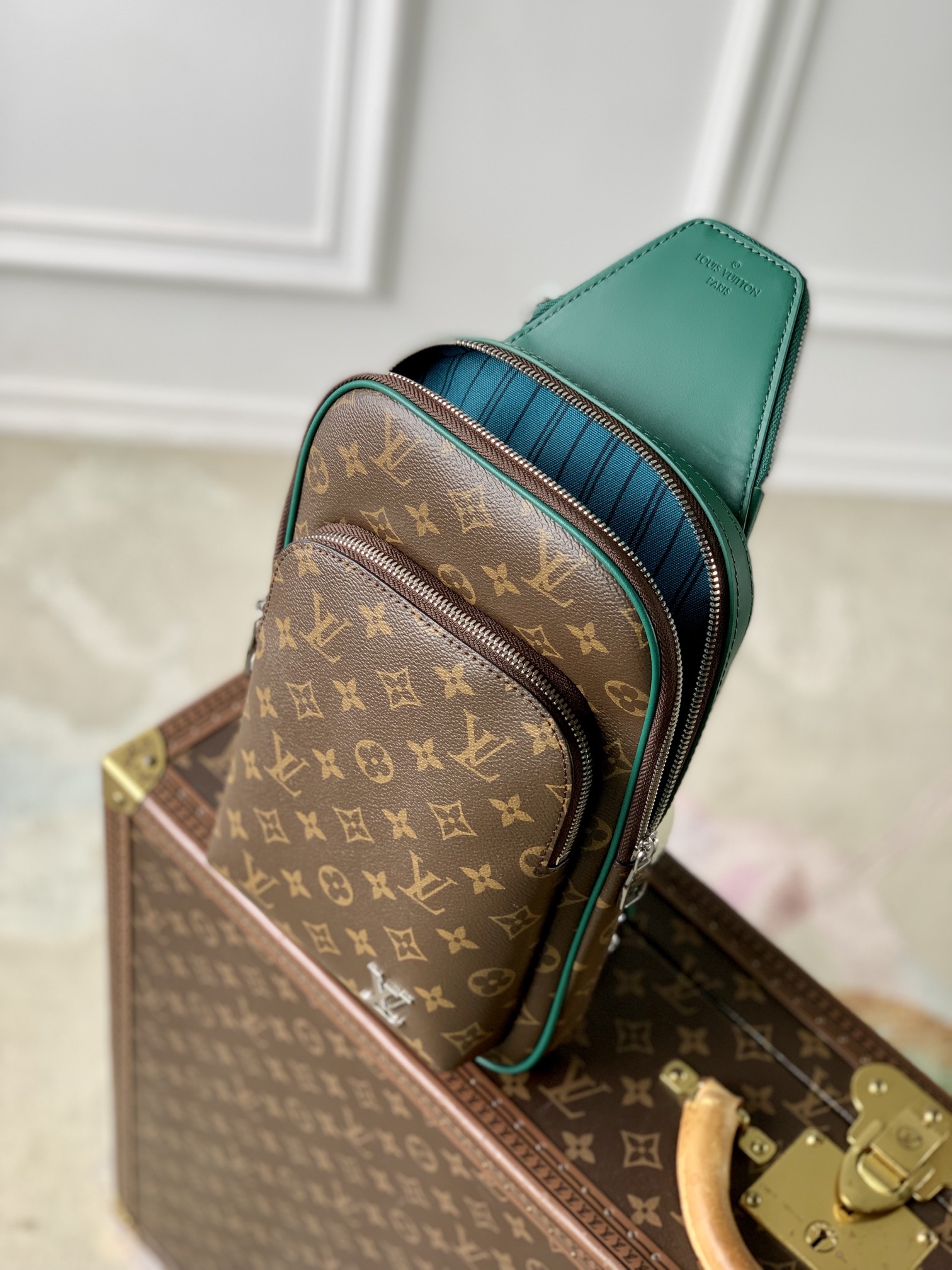 Avenue Slingbag M12734 main 1 image 10