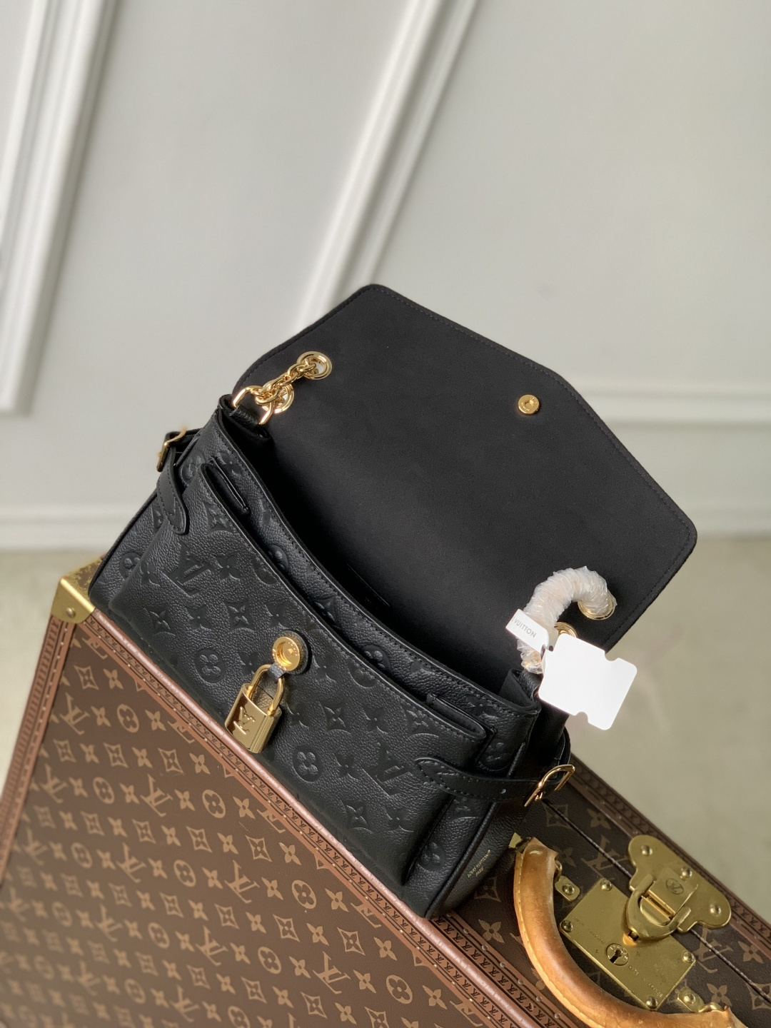 Anytime Flap Bag M14604 main 1 image 9
