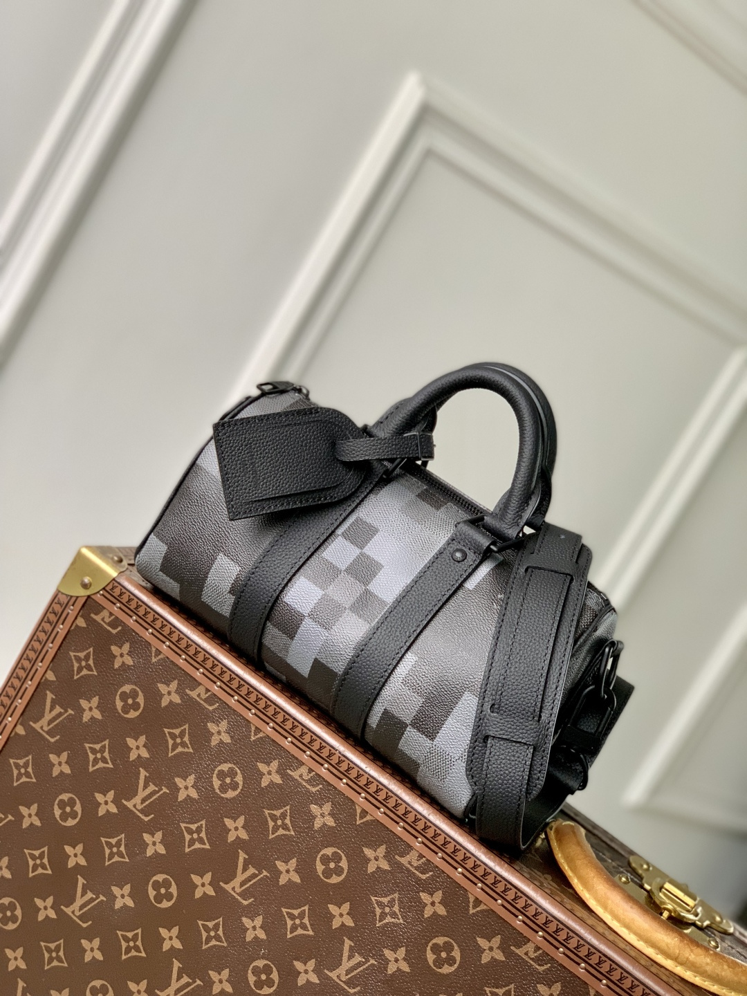 Keepall Bandoulière 25 M14919 front white background image 3