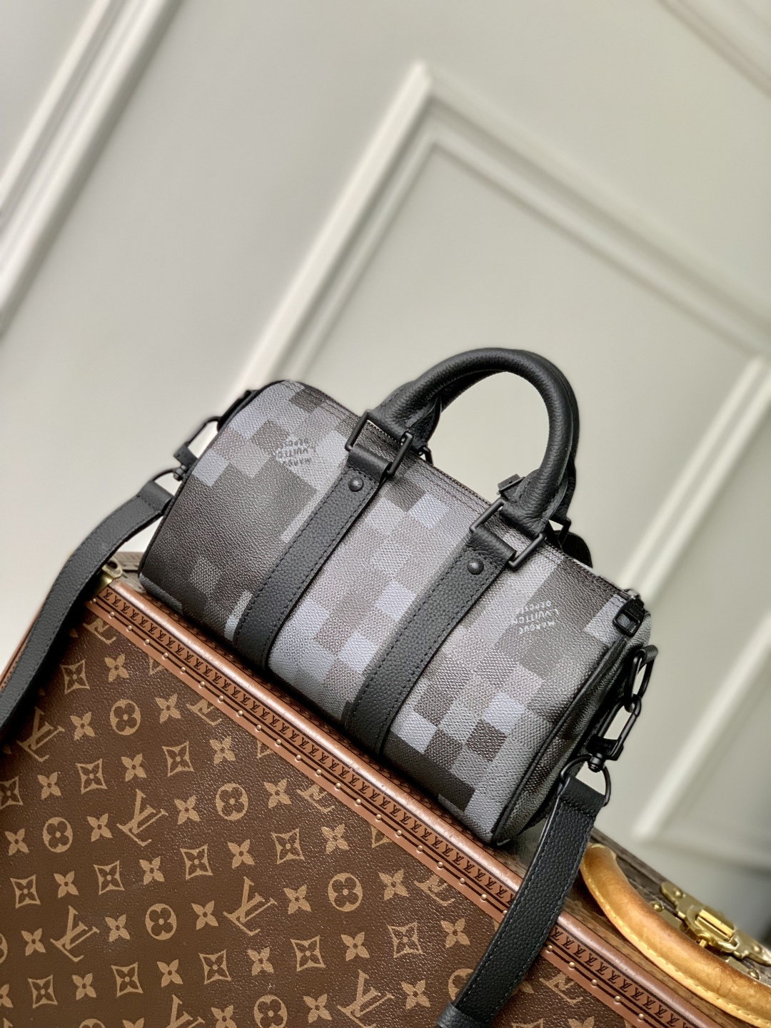 Keepall Bandoulière 25 M14919 front white background image 5