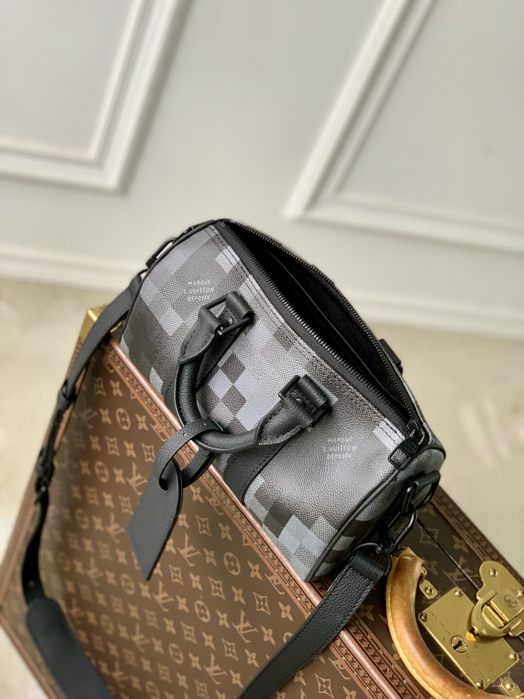 Keepall Bandoulière 25 M14919 front white background image 11