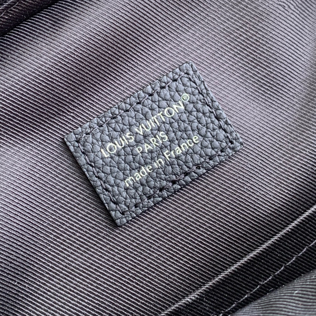 Avenue Slingbag M14953 front white background image 10