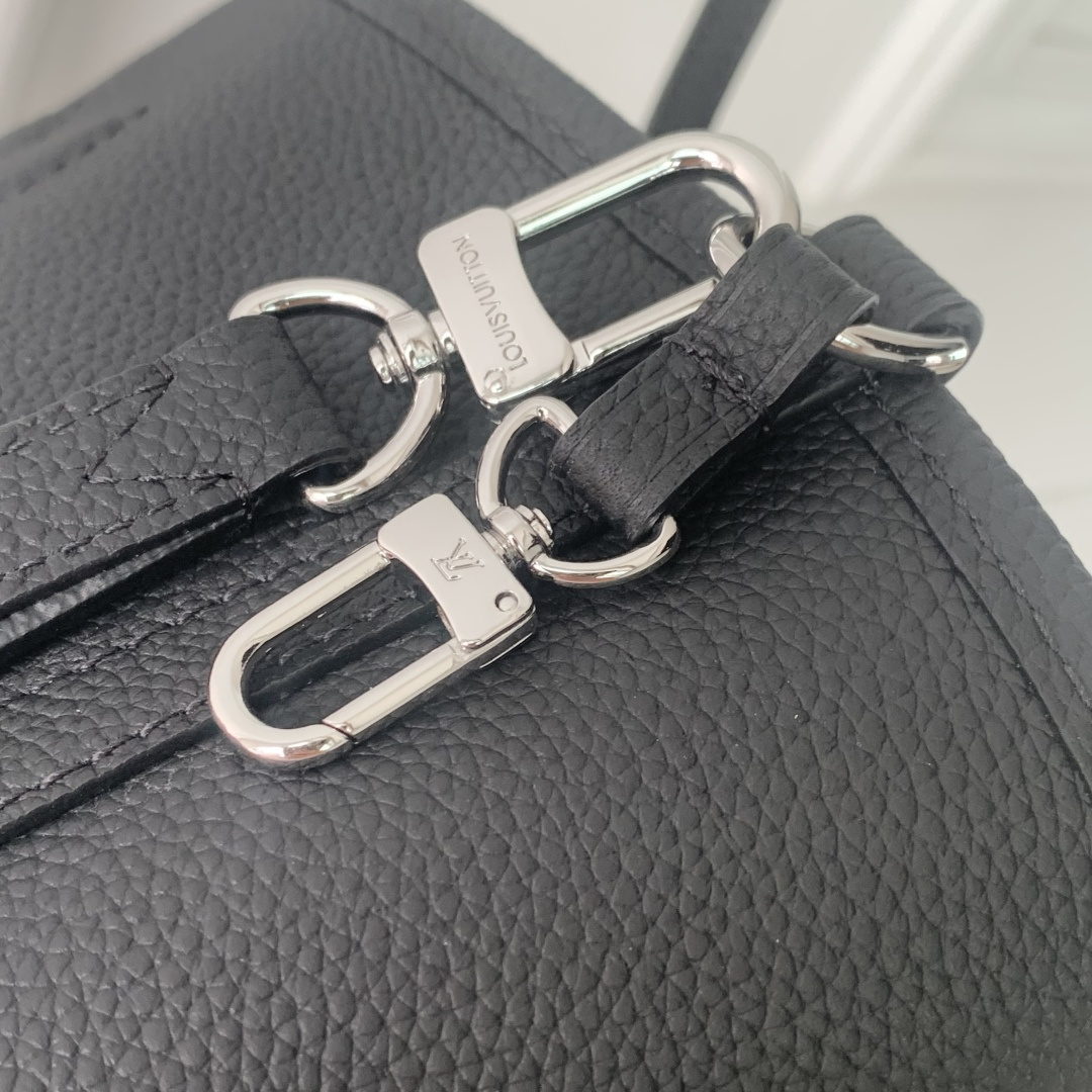 Neverfull Bandoulière Inside Out BB M15210 main 1 image 6