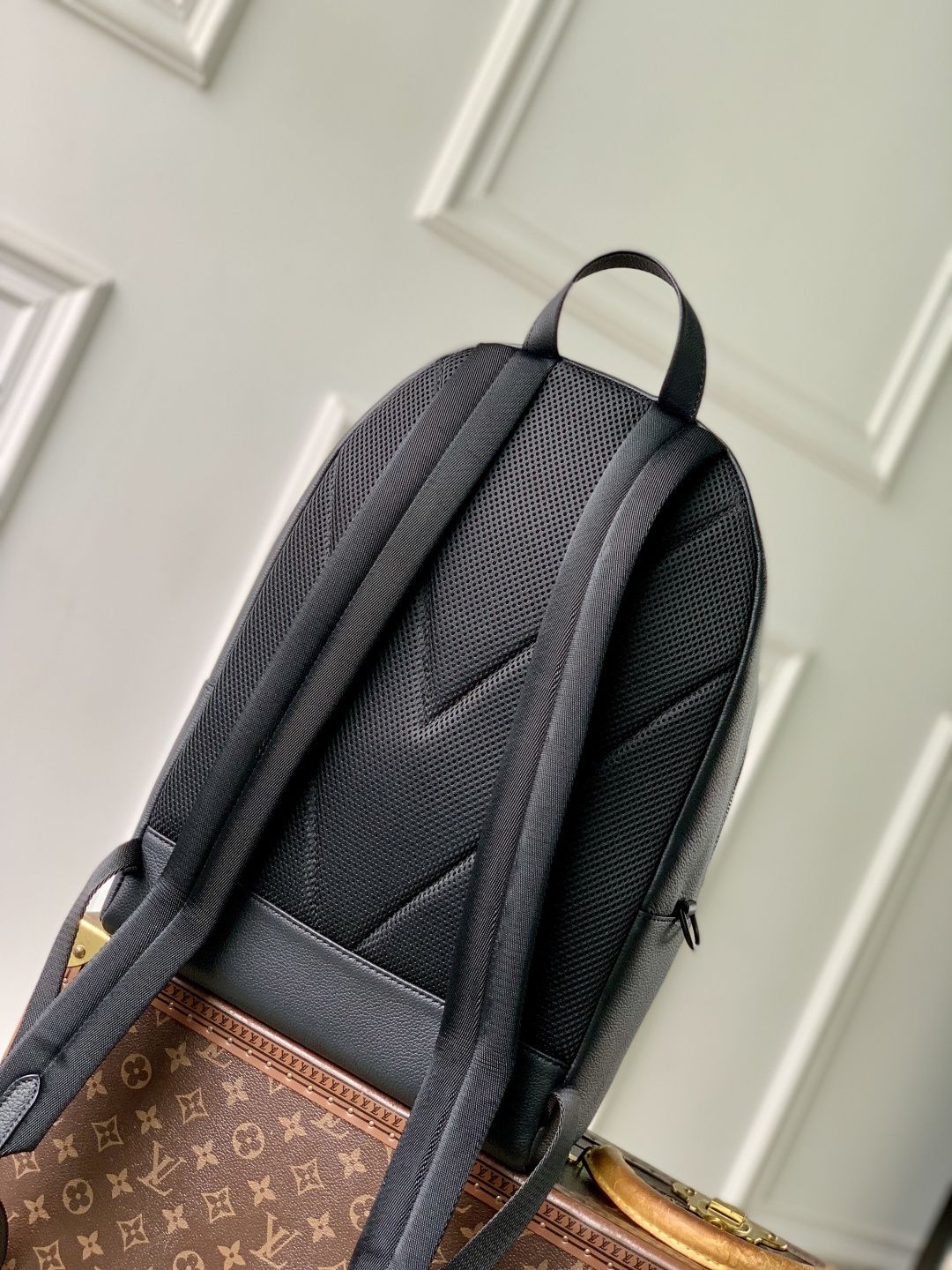 Discovery Work Backpack M15259 front white background image 5