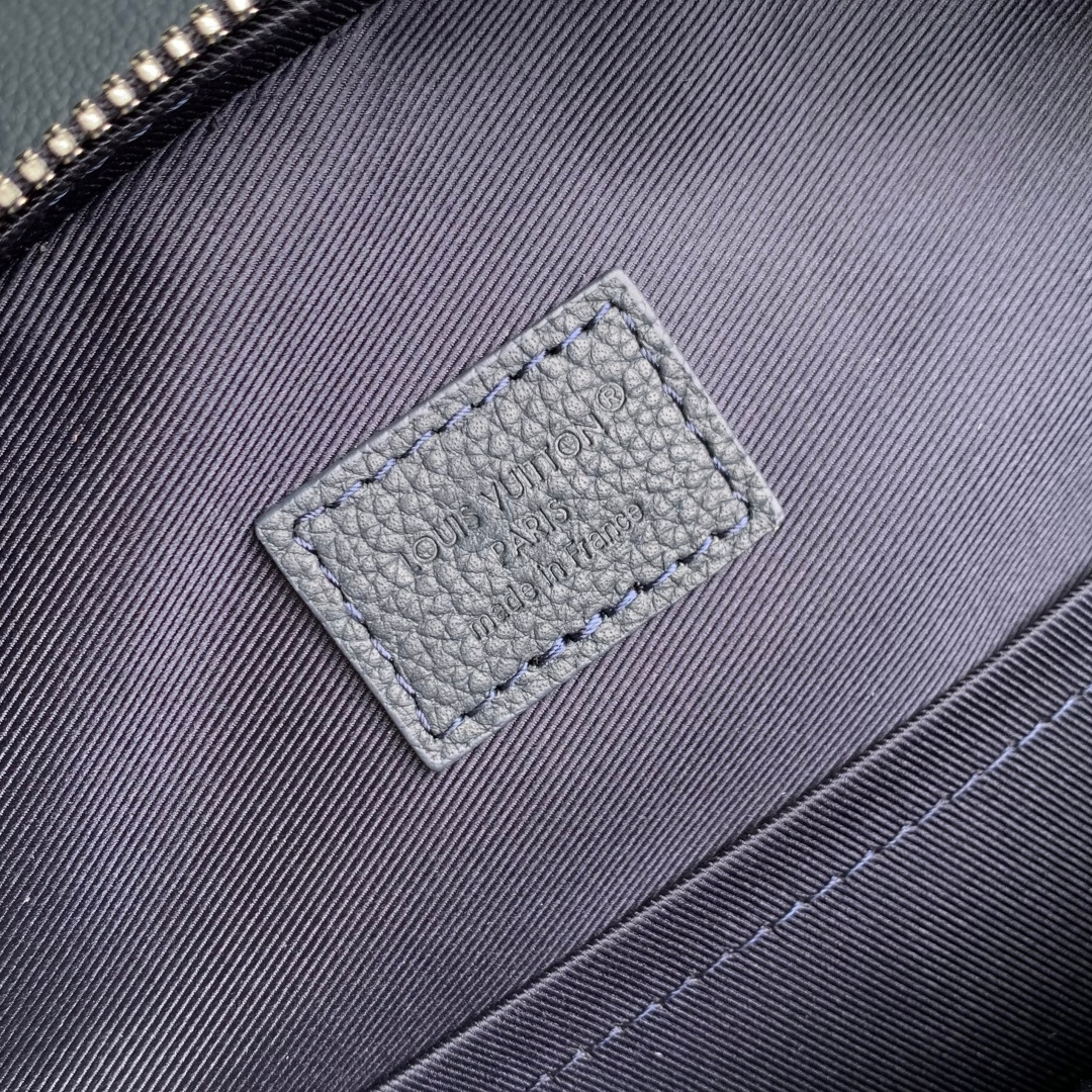 Avenue Slingbag PM M15269 front white background image 10