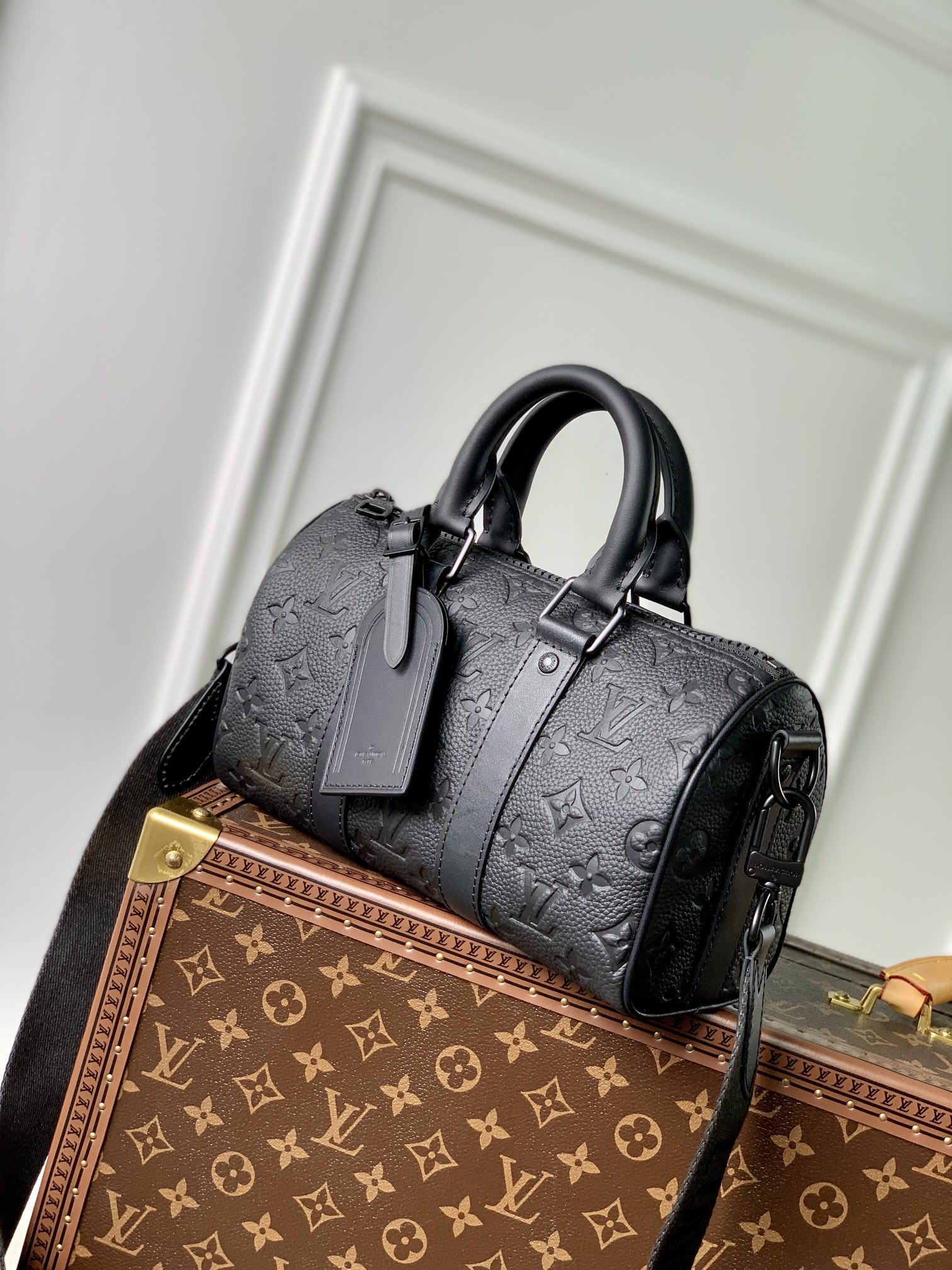 Keepall Bandoulière 25 M20900 front white background image 5