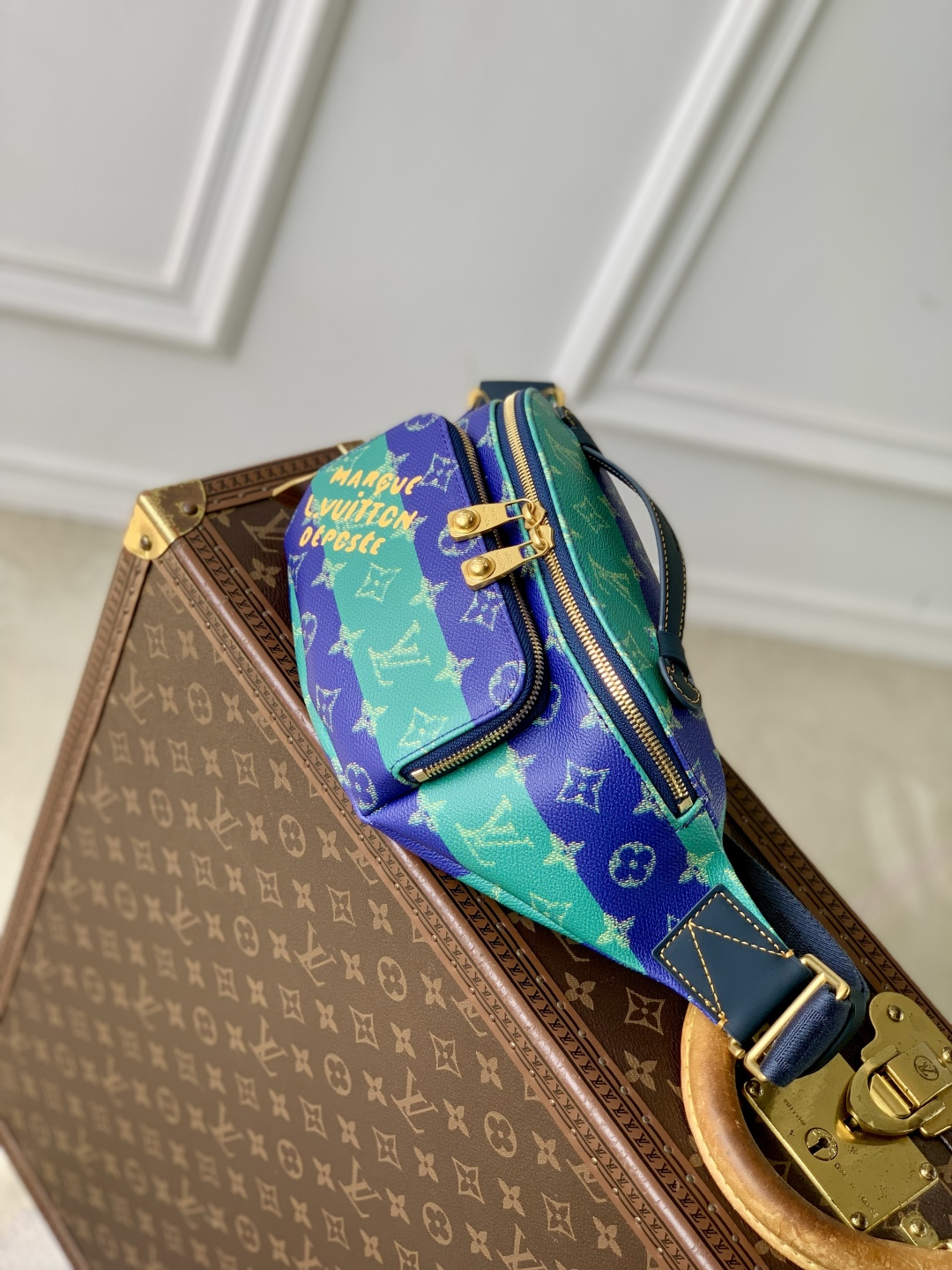 Rush Bumbag M25783 front white background image 4