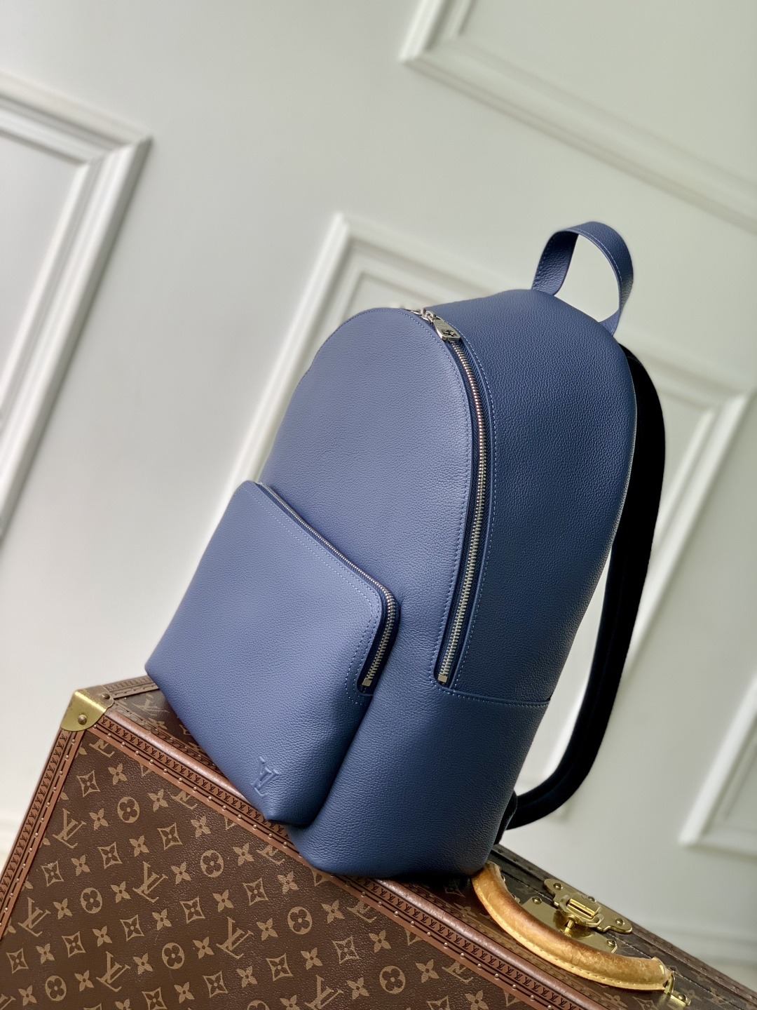 Discovery Work Backpack M26022 front white background image 4