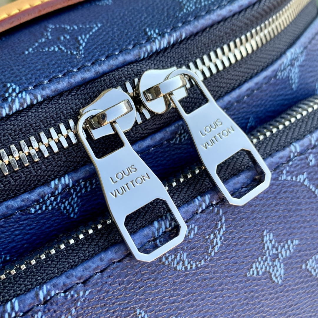 Rush Bumbag M26821 front white background image 6