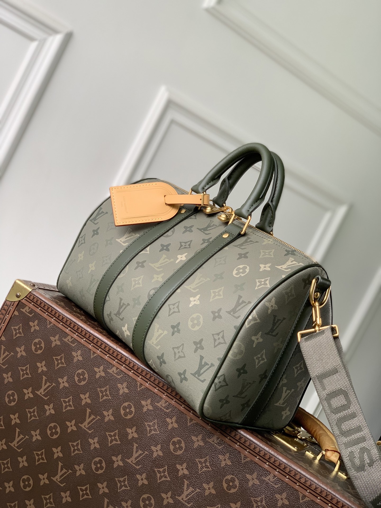 Keepall Bandoulière 35 M27054 front white background image 4