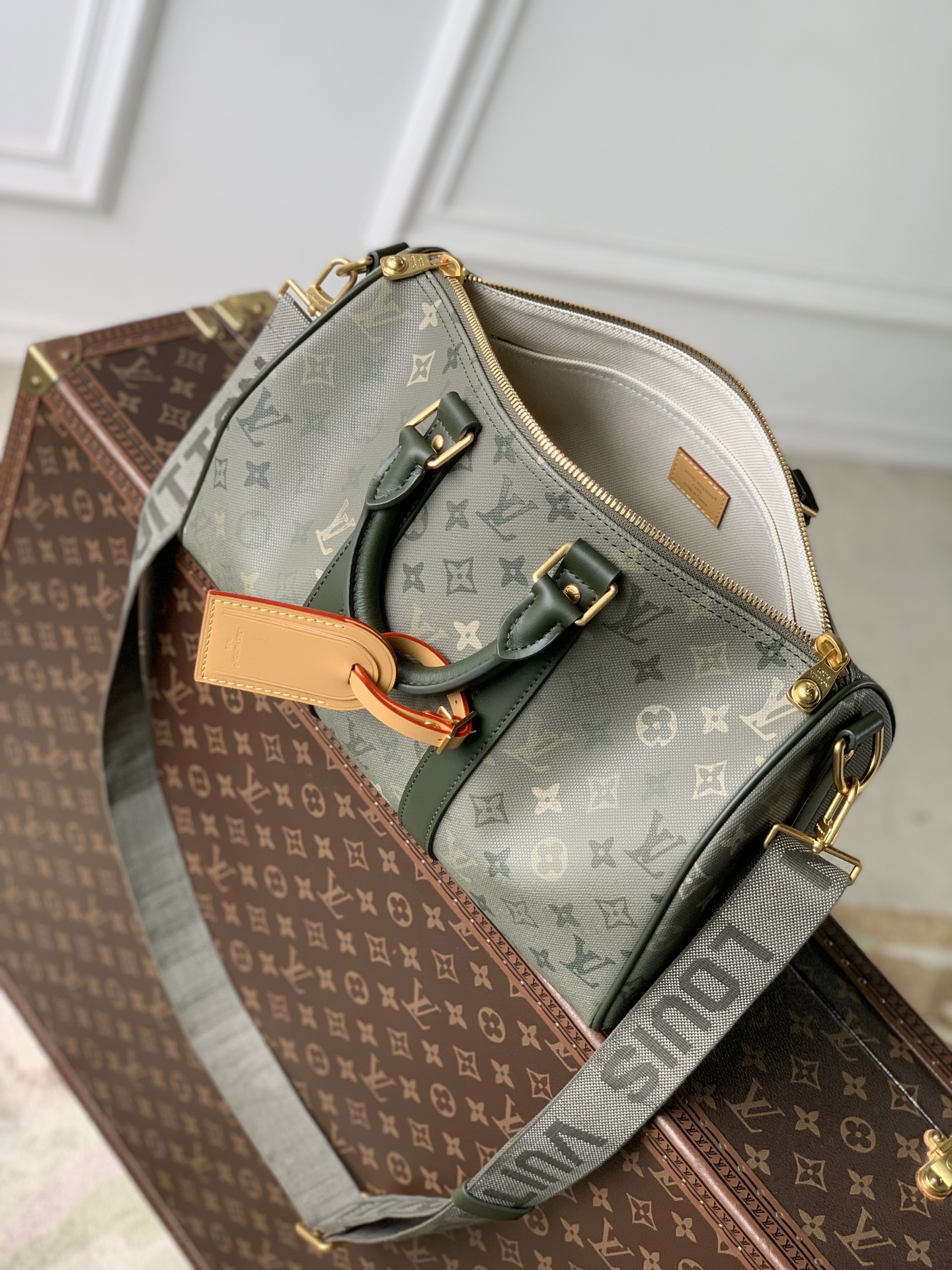 Keepall Bandoulière 35 M27054 front white background image 12