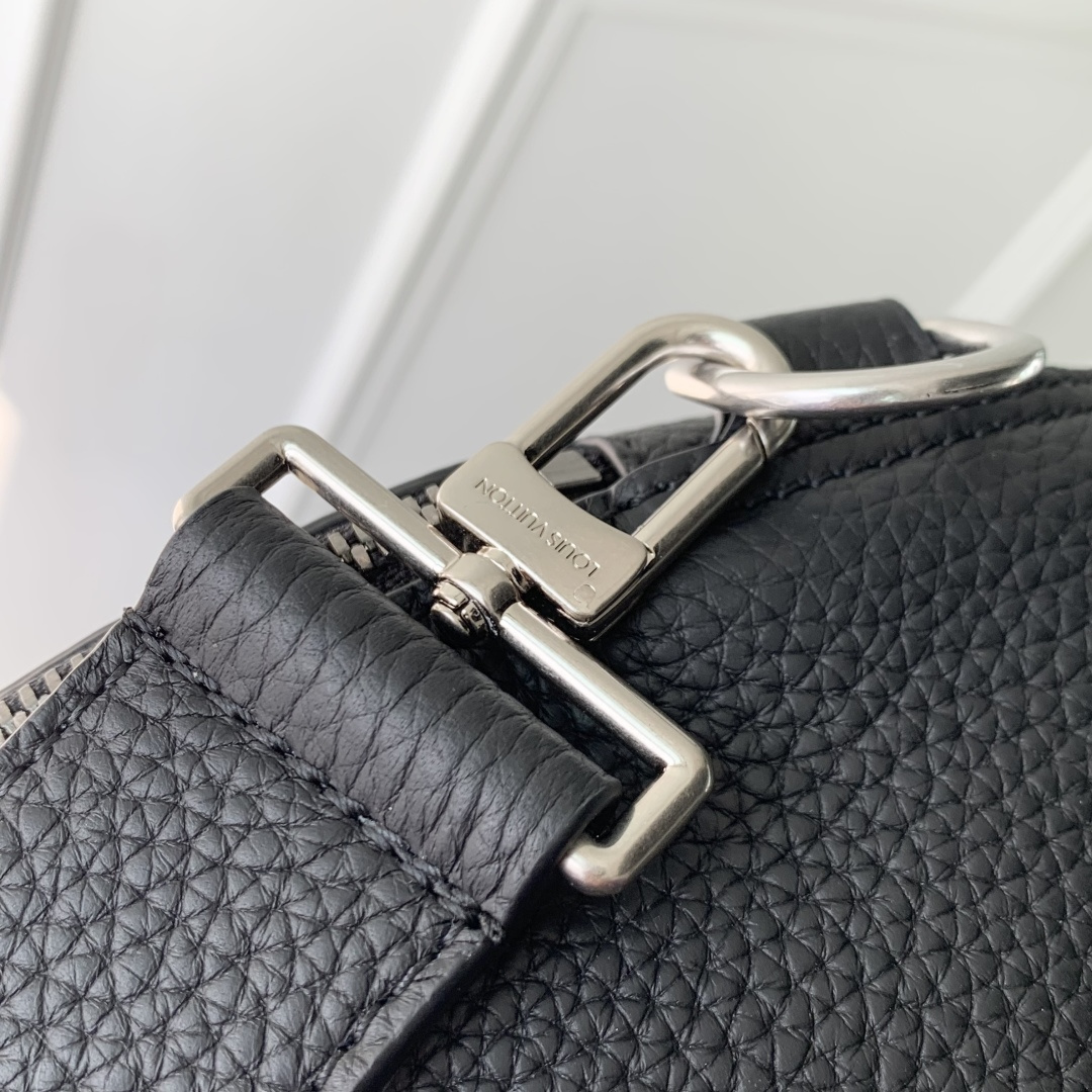 Delta Slingbag M27060 front white background image 9