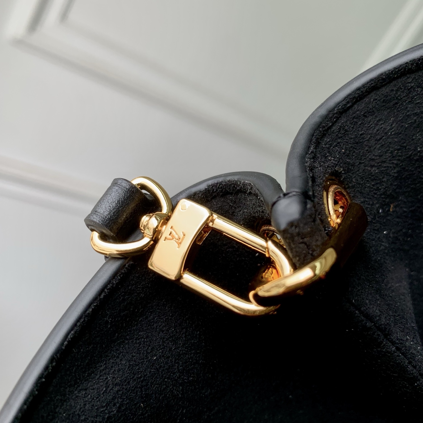 LV Bloom Mini Hobo M27260 image 8