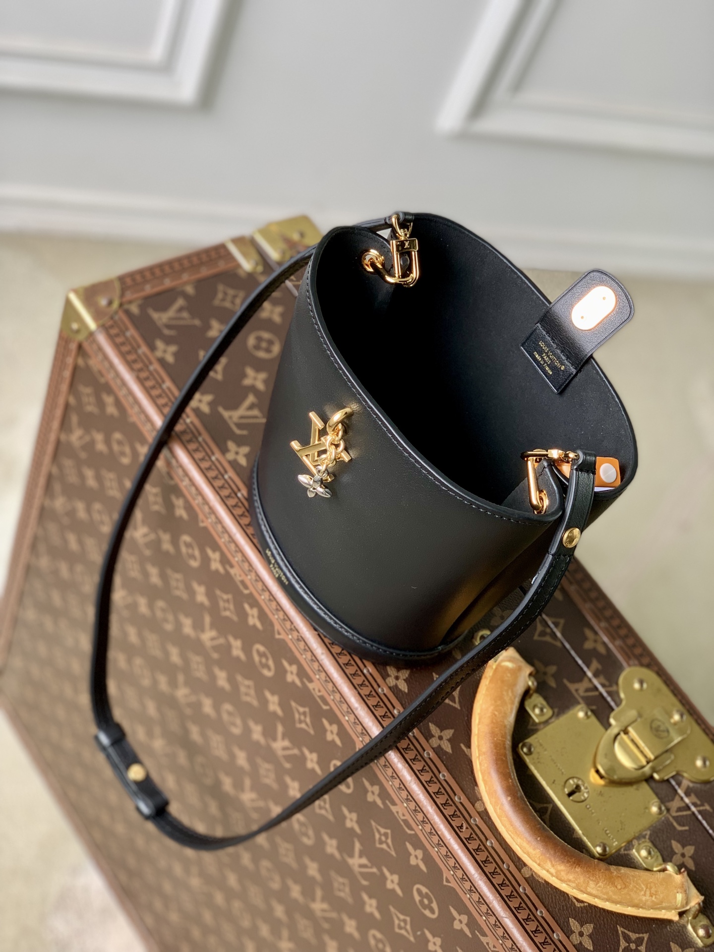 LV Bloom Mini Hobo M27260 image 12