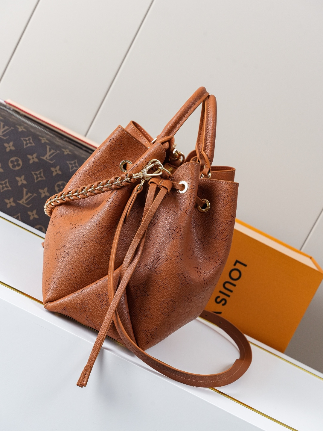 Bella Tote M27443 main 1 image 3