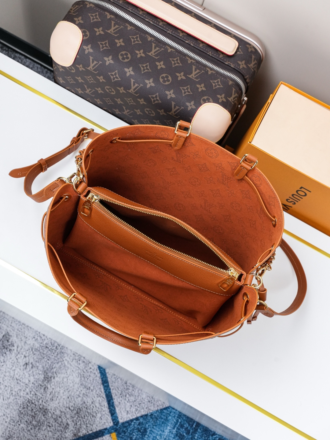 Bella Tote M27443 main 1 image 9