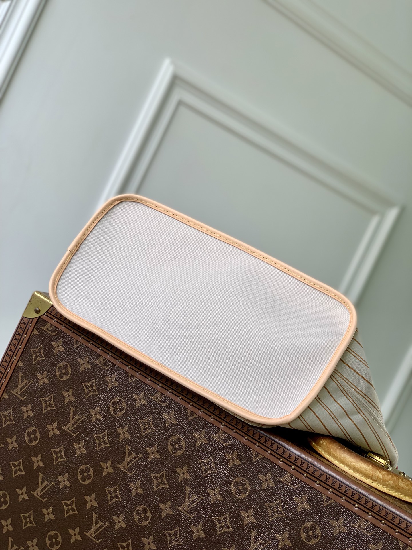 Neverfull Bandoulière Inside Out MM M28407 main 1 image 5