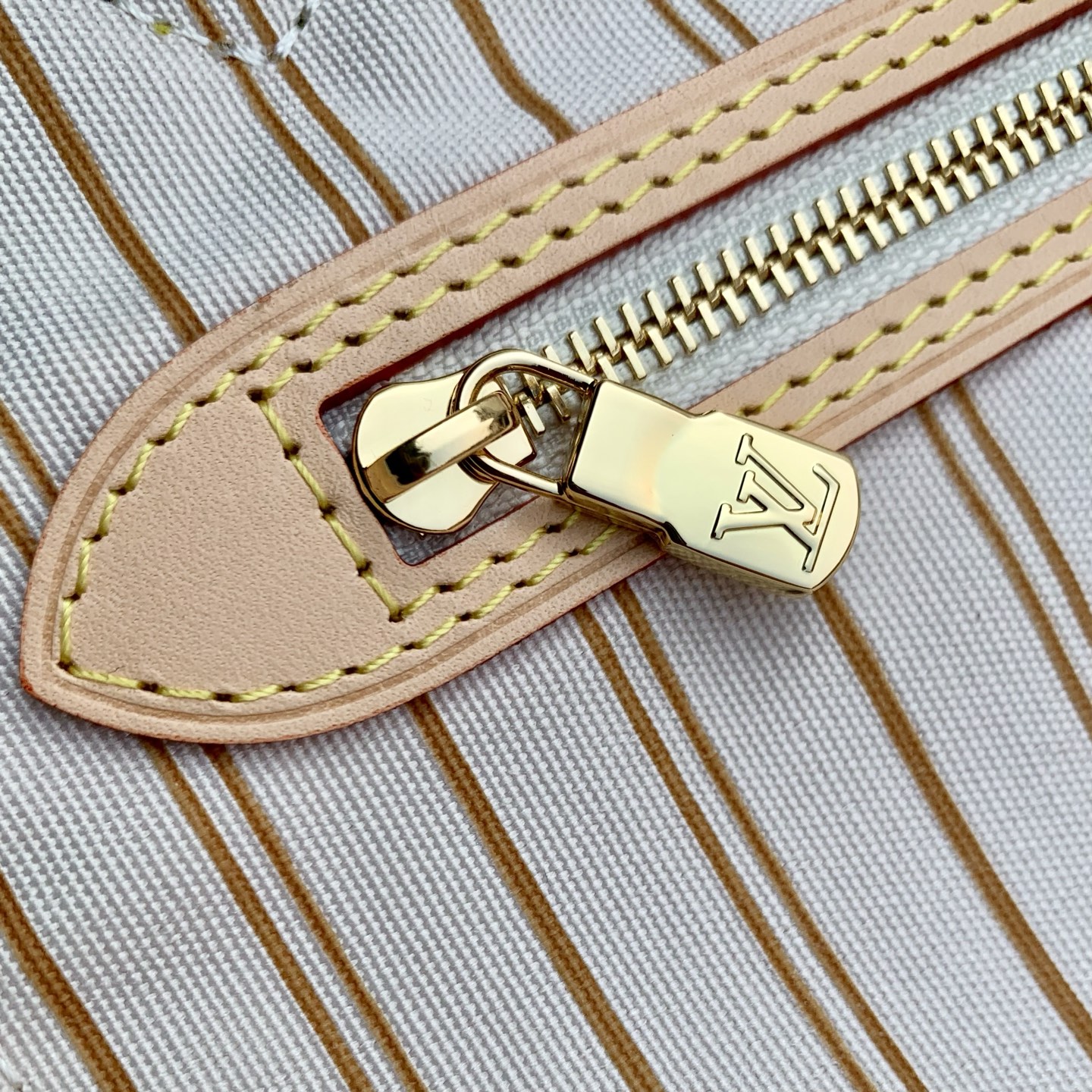Neverfull Bandoulière Inside Out MM M28407 main 1 image 8