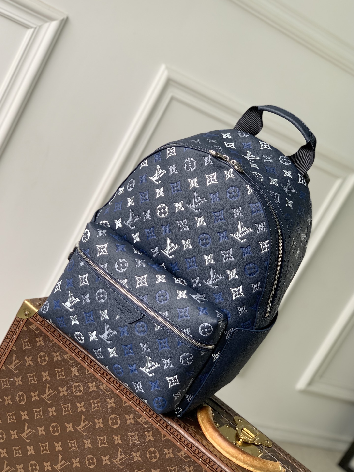 Discovery Backpack PM M28575 front white background image 3