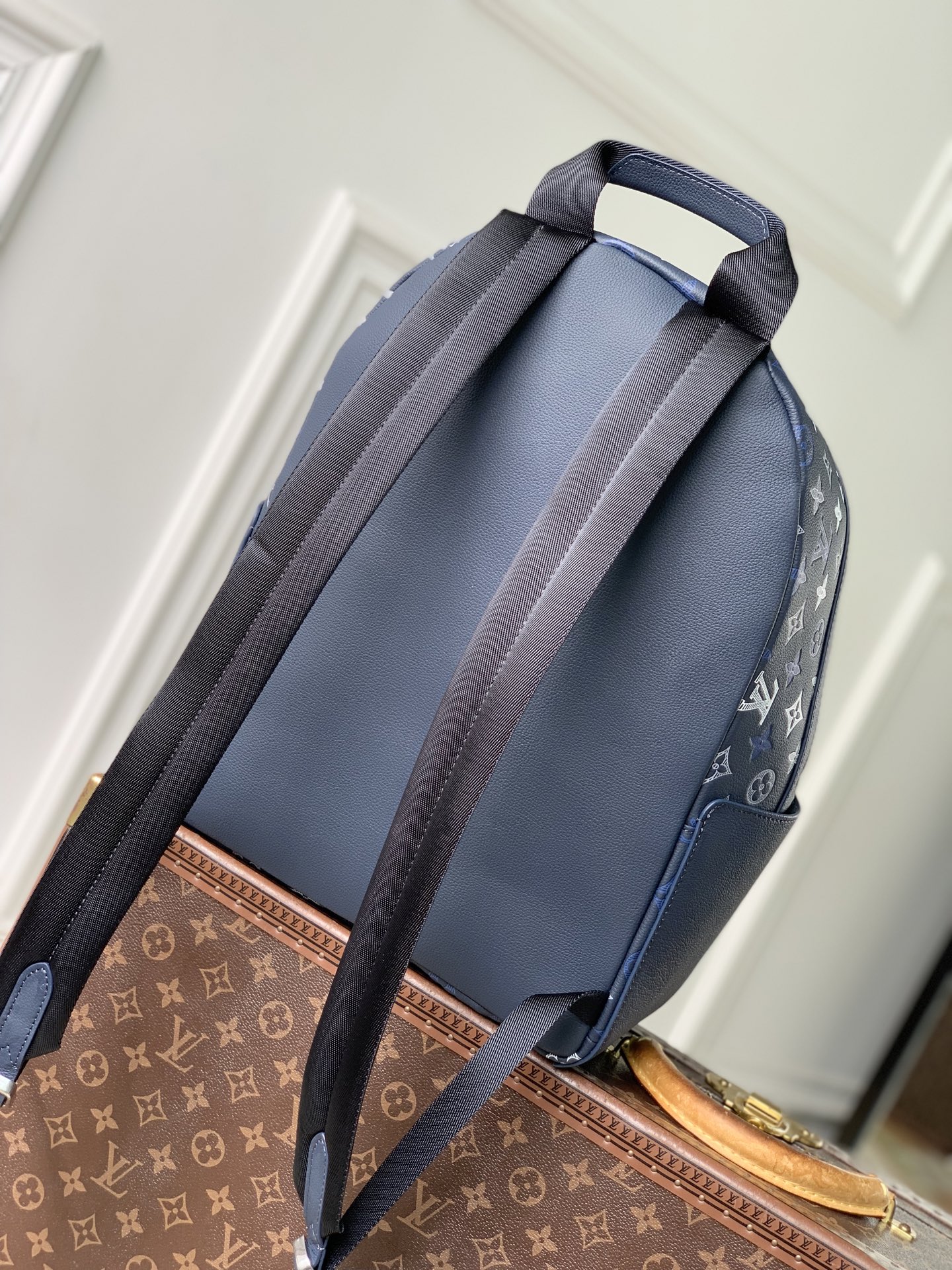 Discovery Backpack PM M28575 front white background image 5