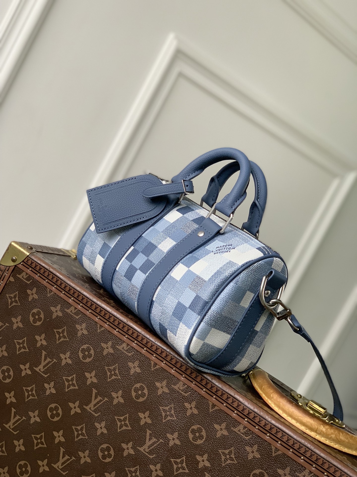 Keepall Bandoulière 25 M28600 front white background image 4