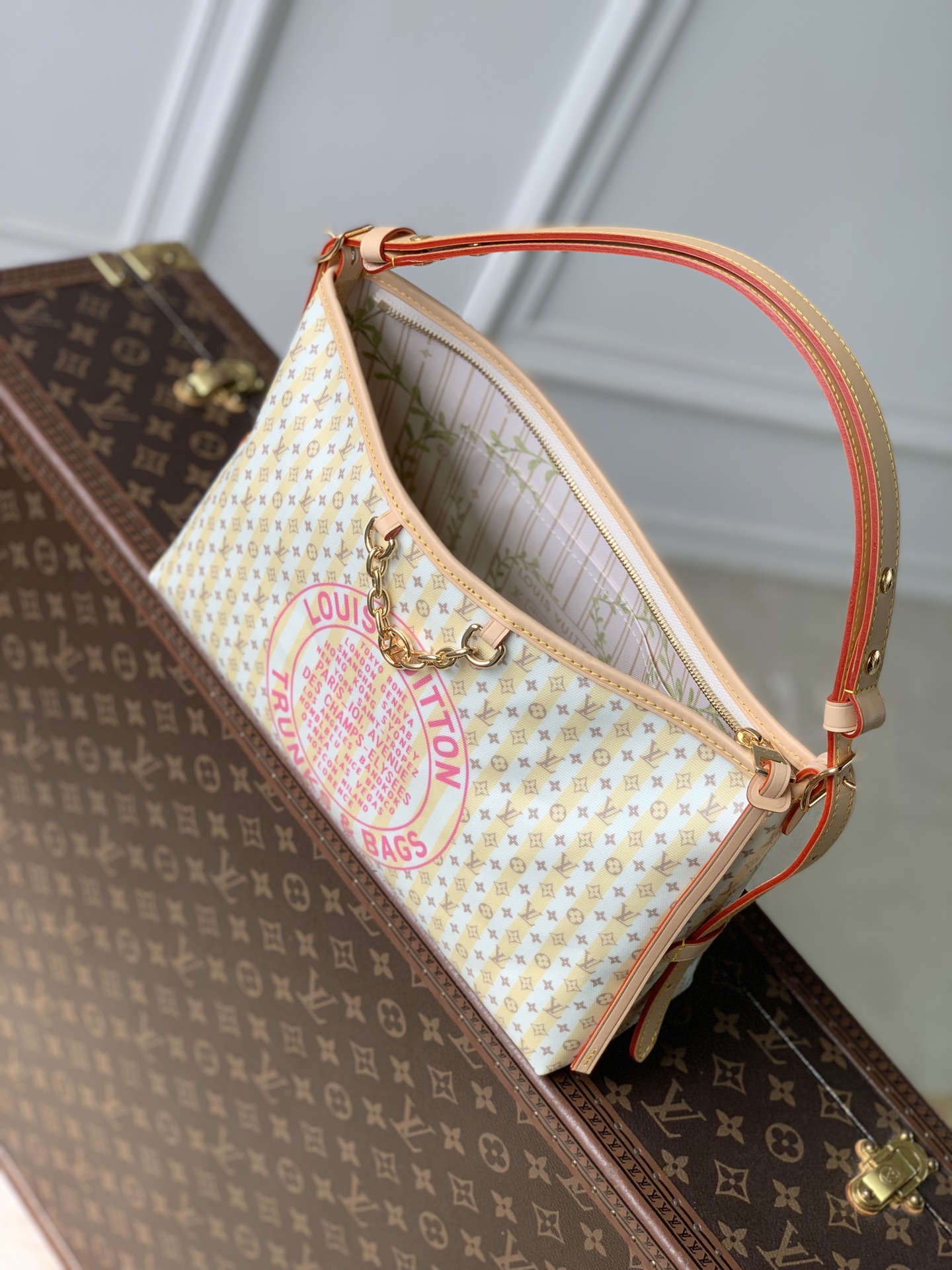 Carryall East West M29139 main 1 image 11