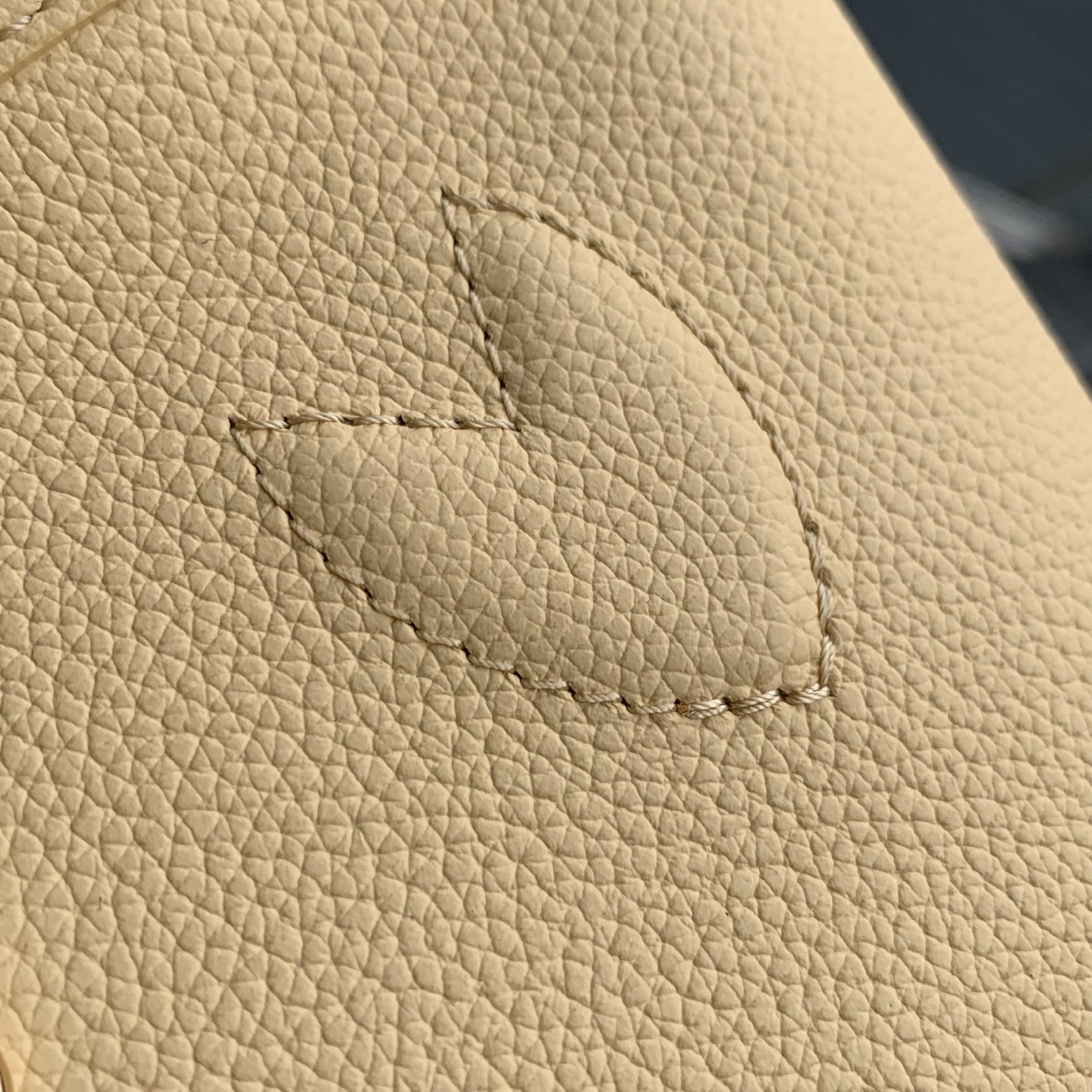 Neverfull Inside Out BB M29228 main 1 image 6