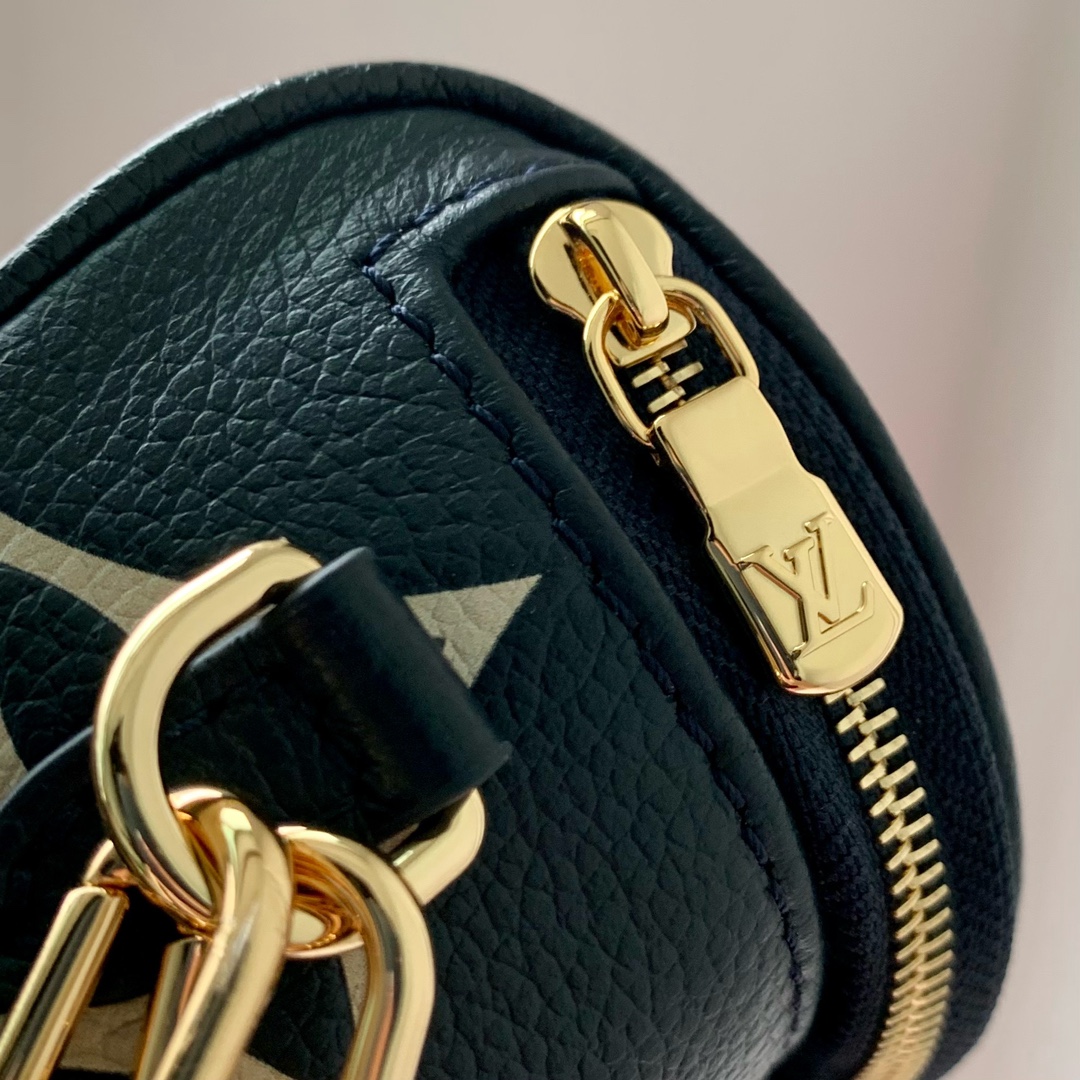 Mini Bumbag M46917 front white background image 7