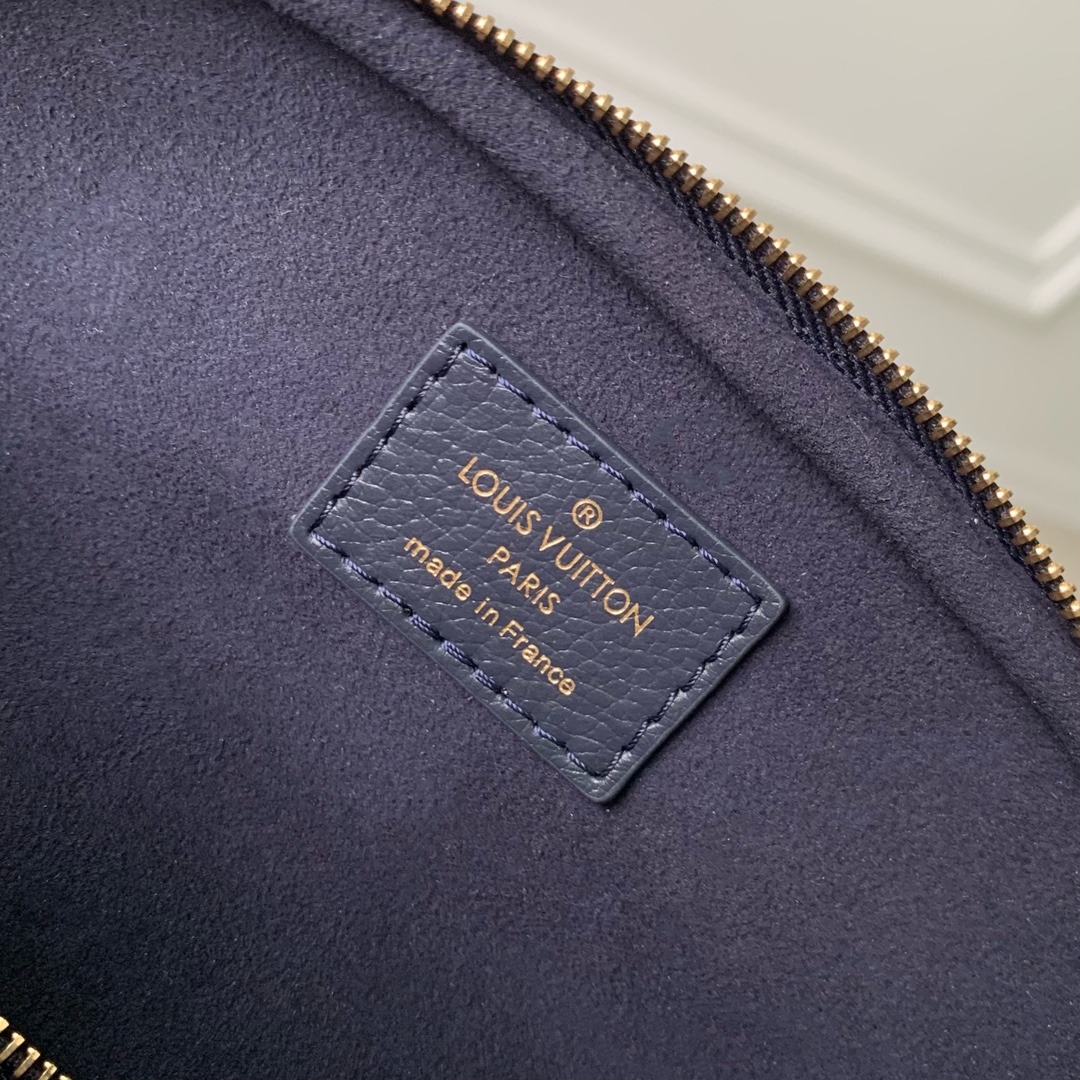 Mini Bumbag M46917 front white background image 10