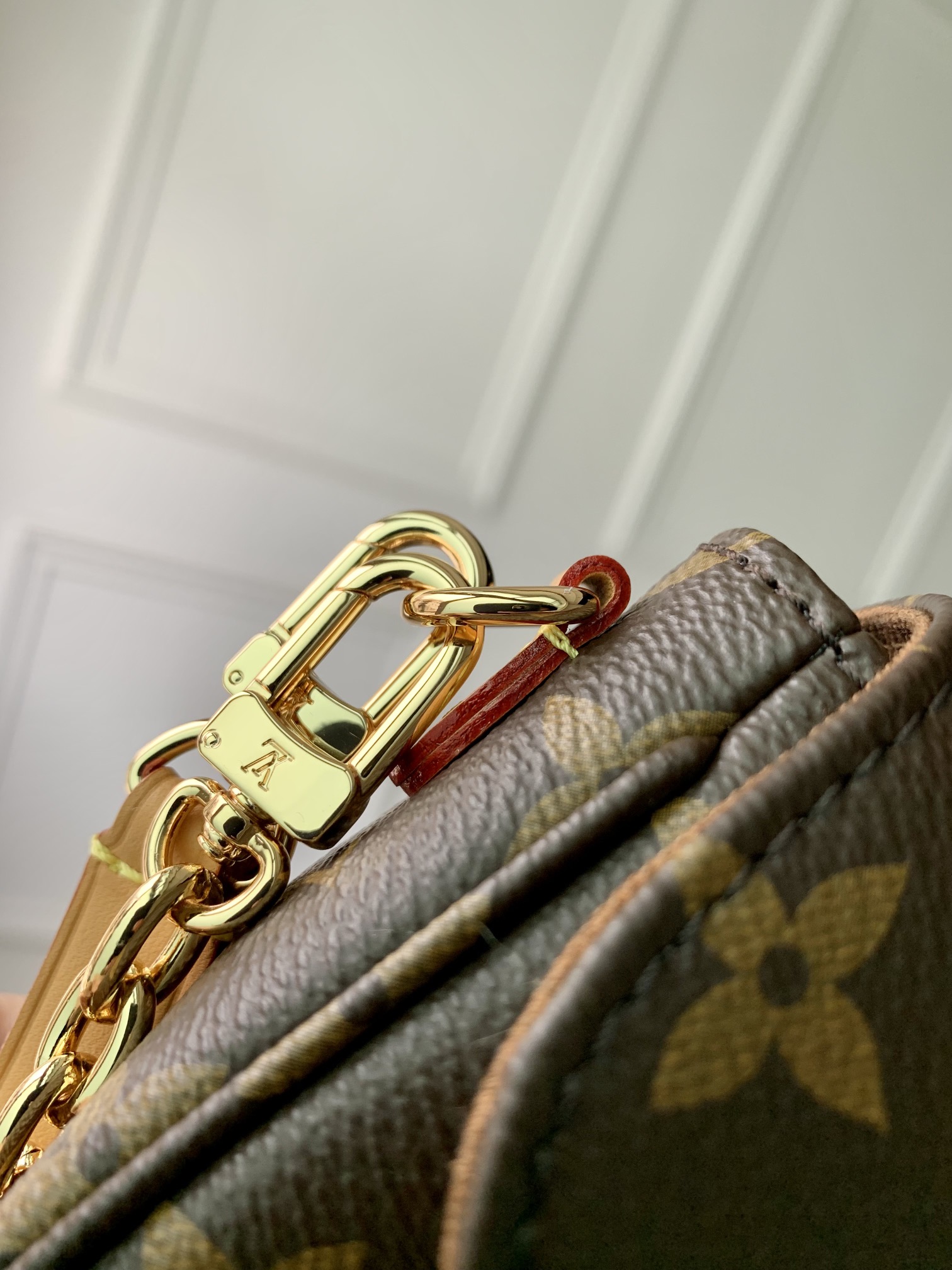Wallet On Chain Ivy M81911 front white background image 9
