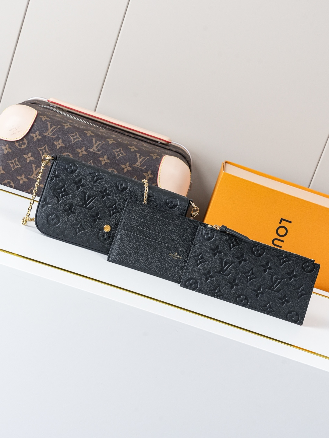 Pochette Félicie M82477 front white background image 9