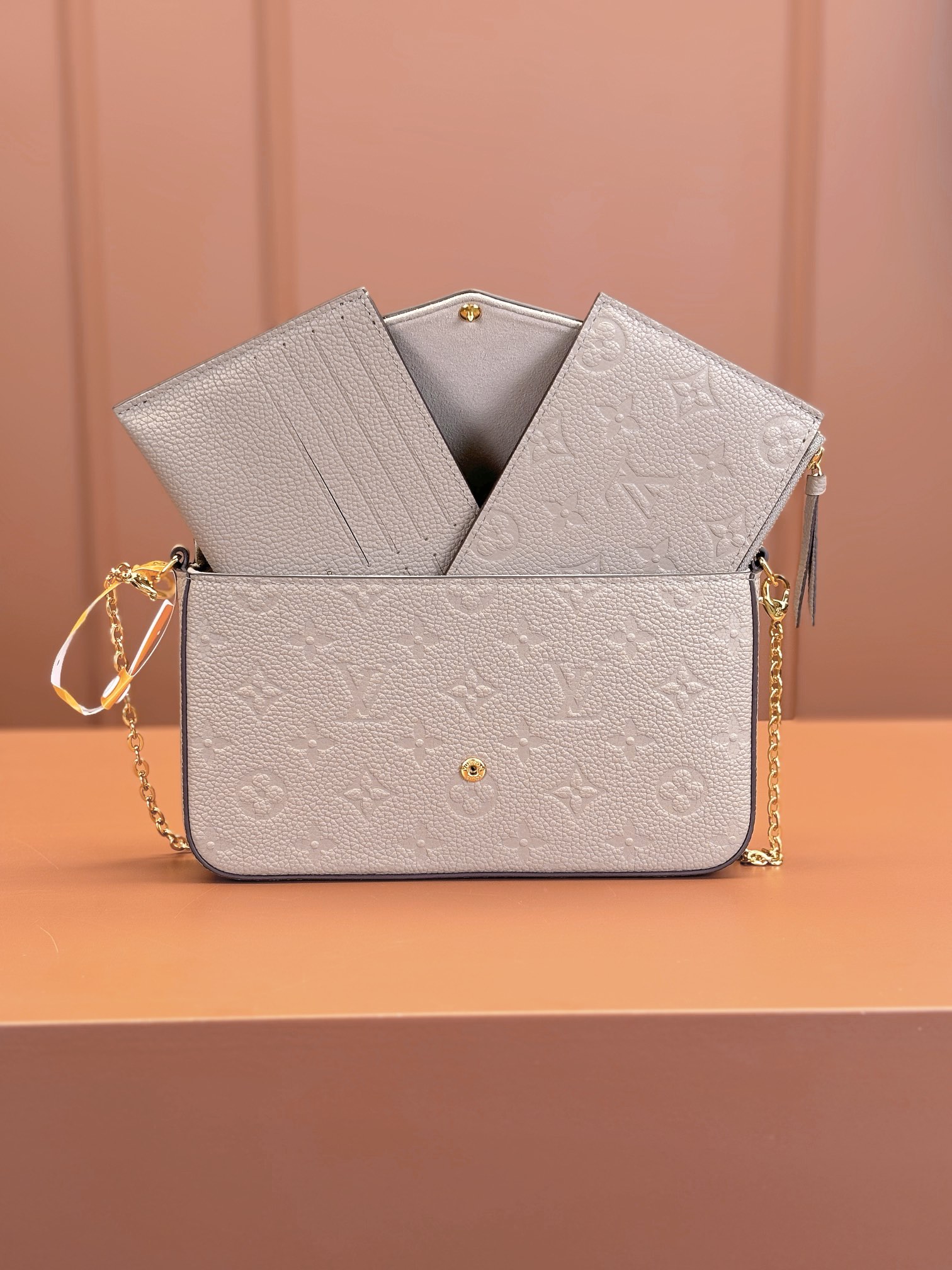 Pochette Félicie M82609 front white background image 5