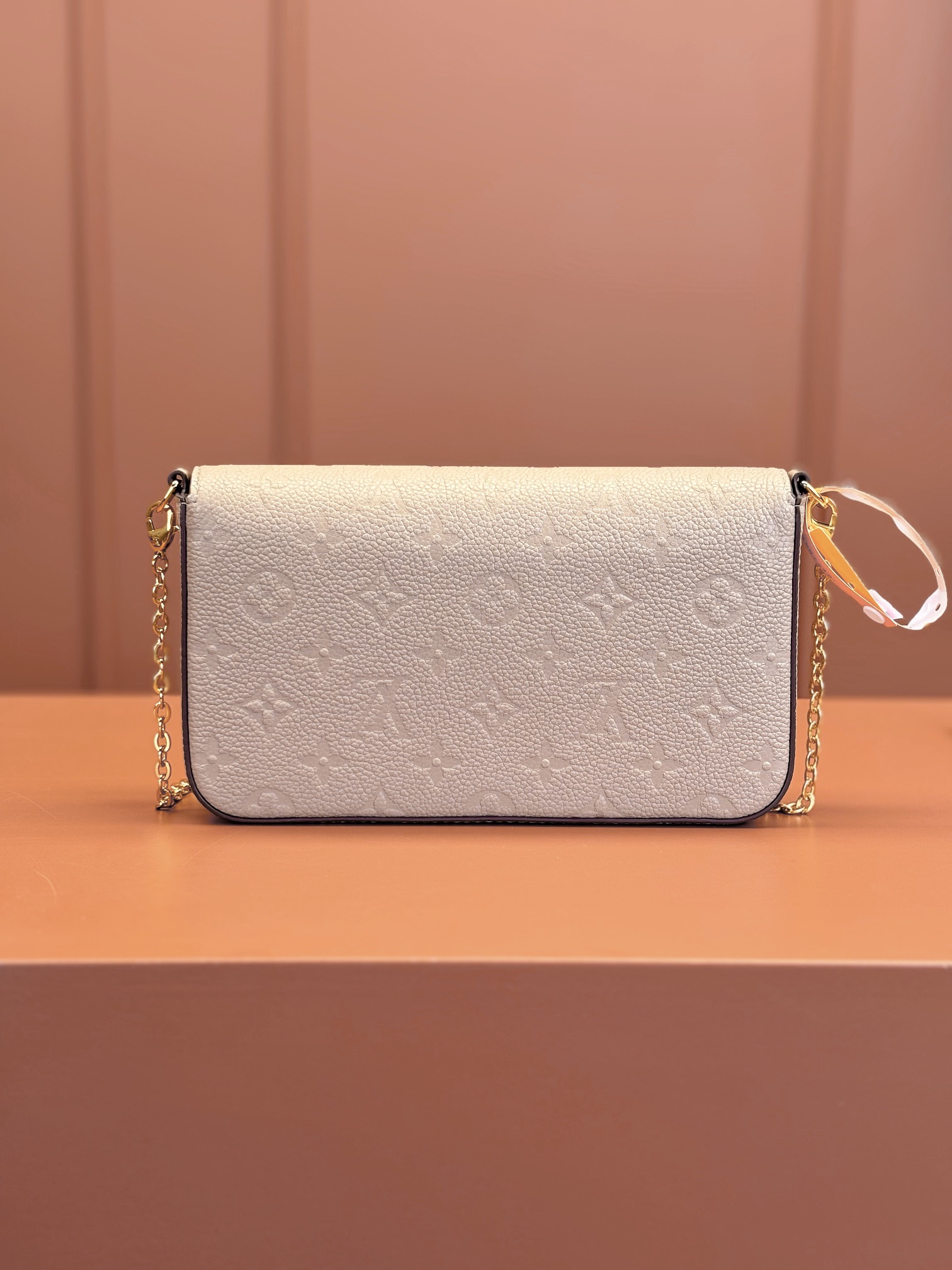 Pochette Félicie M82609 front white background image 10
