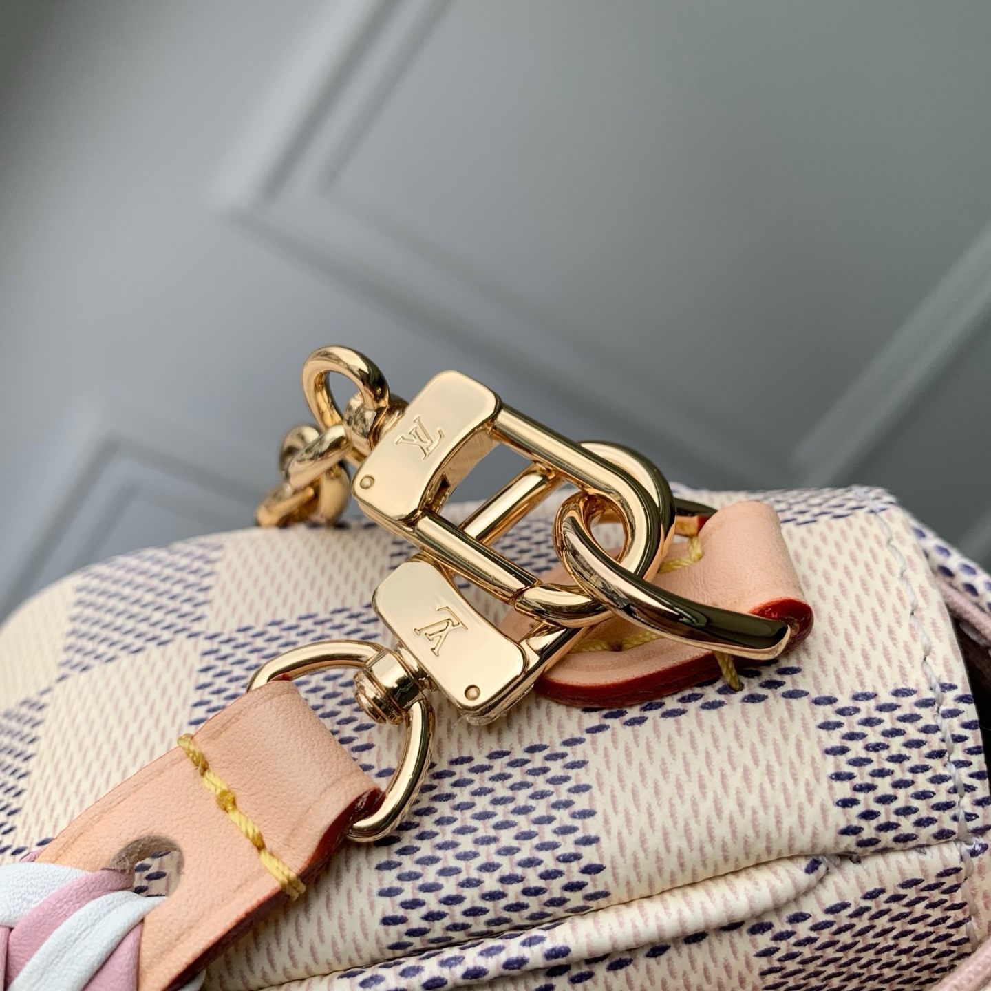 Wallet On Chain Ivy N40916 front white background image 8